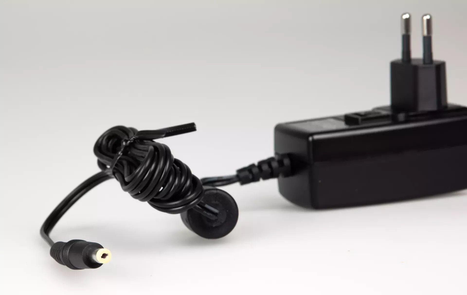 KORG Netzteil, KA350, 9V/1700mA – Image 1