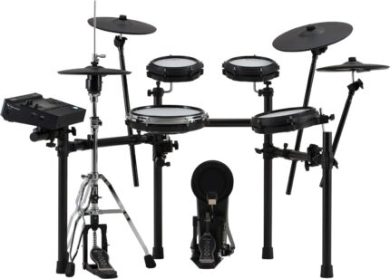 ROLAND DRUM KITS TD-313 KIT - COMPACT V-DRUMS 3 SERIES KIT THAT’S PERFECT FOR EVERYDAY PRACTICE AND HOME RECORDING